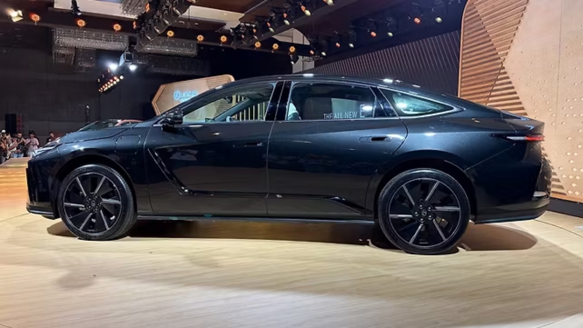 Lexus ES500e Electric launch